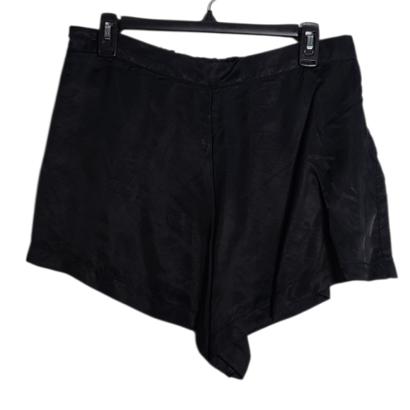 ATHLETA Calm Cool Shorts Stretch Waist Black Silky Short Size Large - Picture 1 of 15
